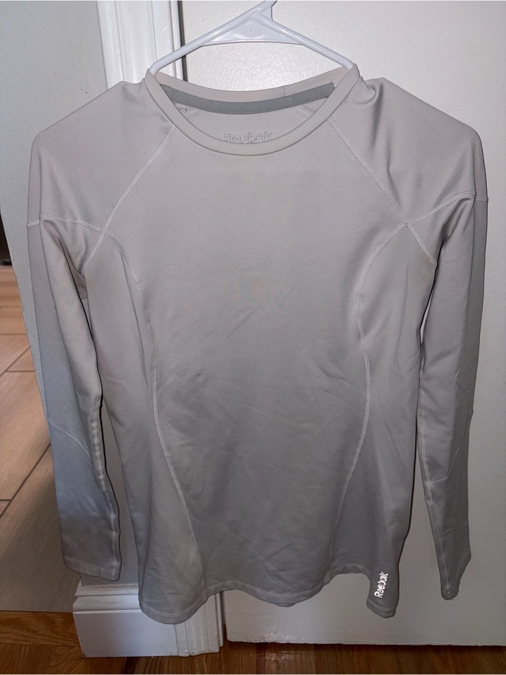 Reebok Long Sleeve Crew Neck Top in Light Gray